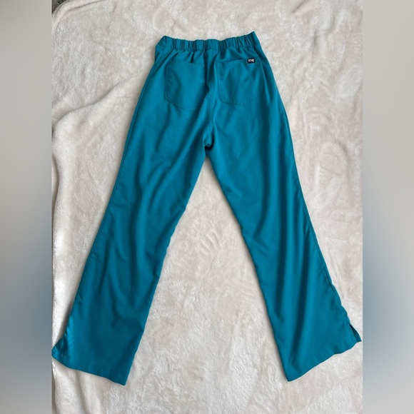 Grey’s Anatomy Teal Scrubs Small - Picture 11 of 11